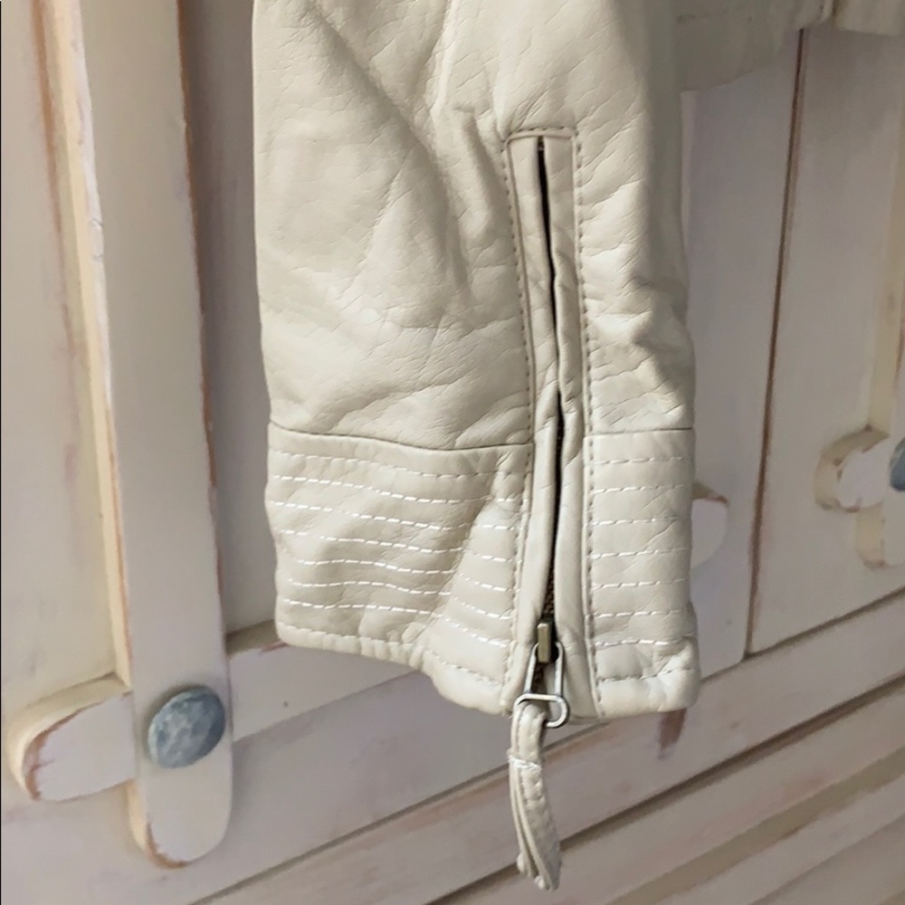 Jacket - Picture 3 of 5